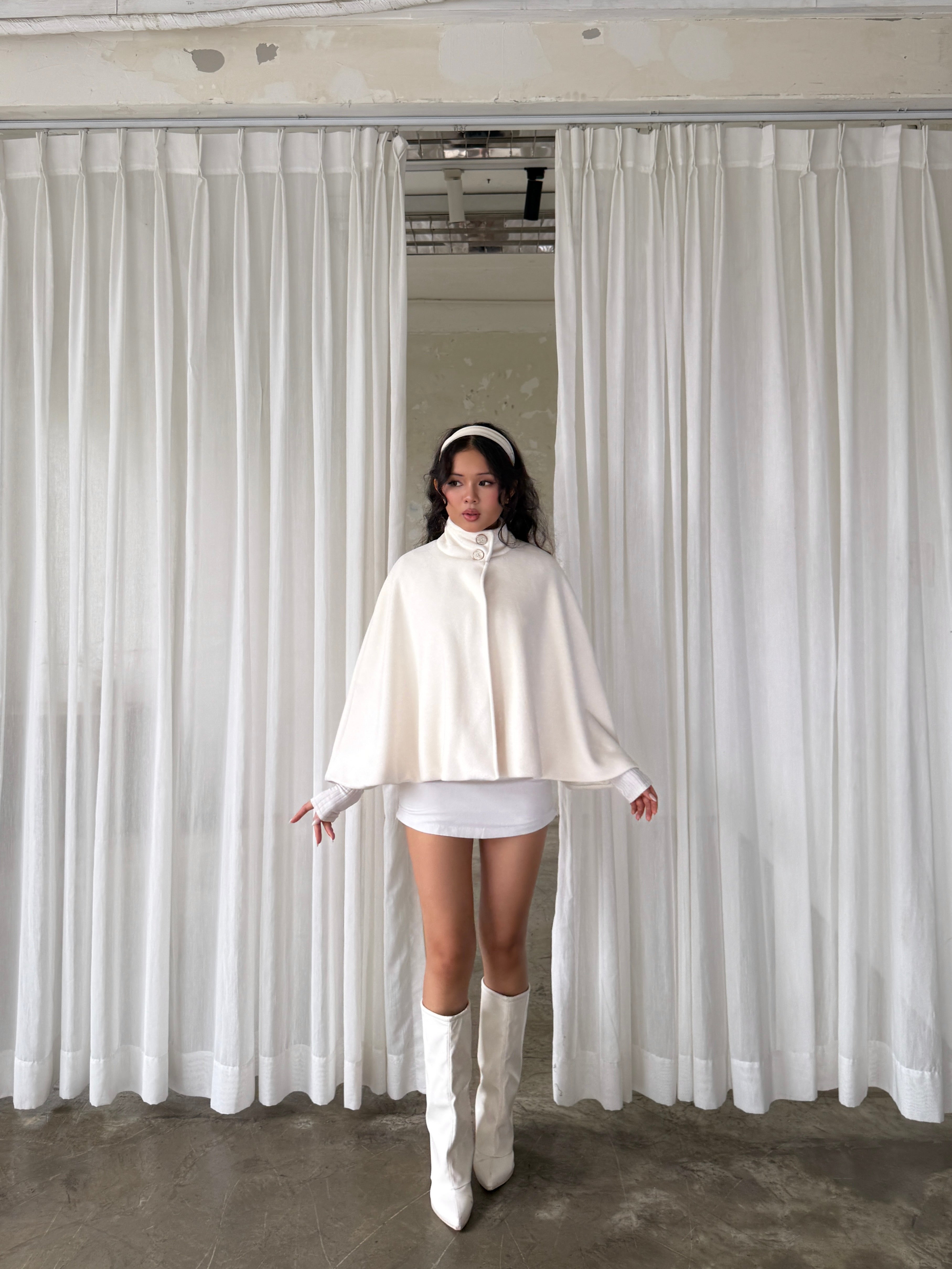 04 Snow Bunny Cape