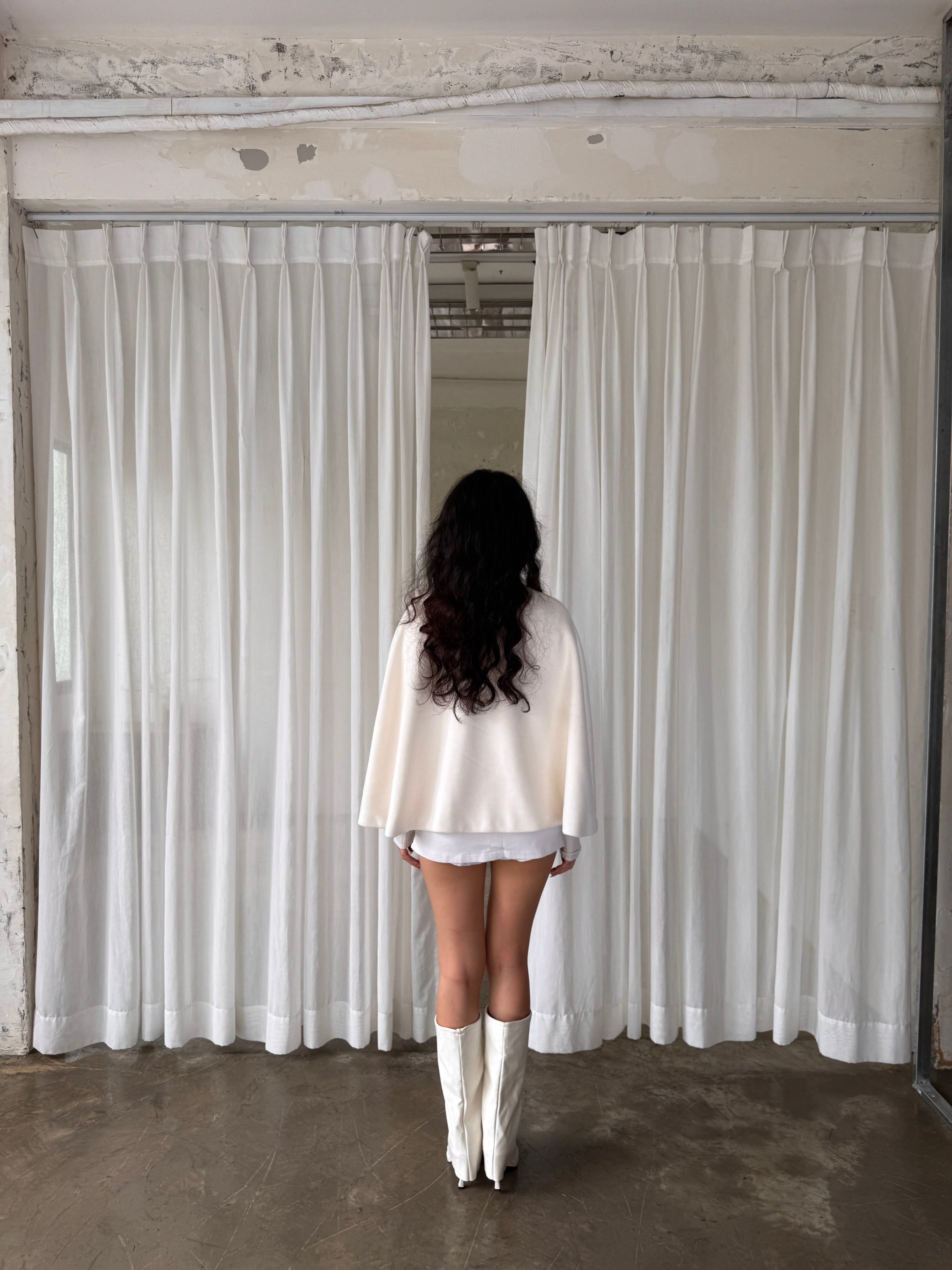 04 Snow Bunny Cape