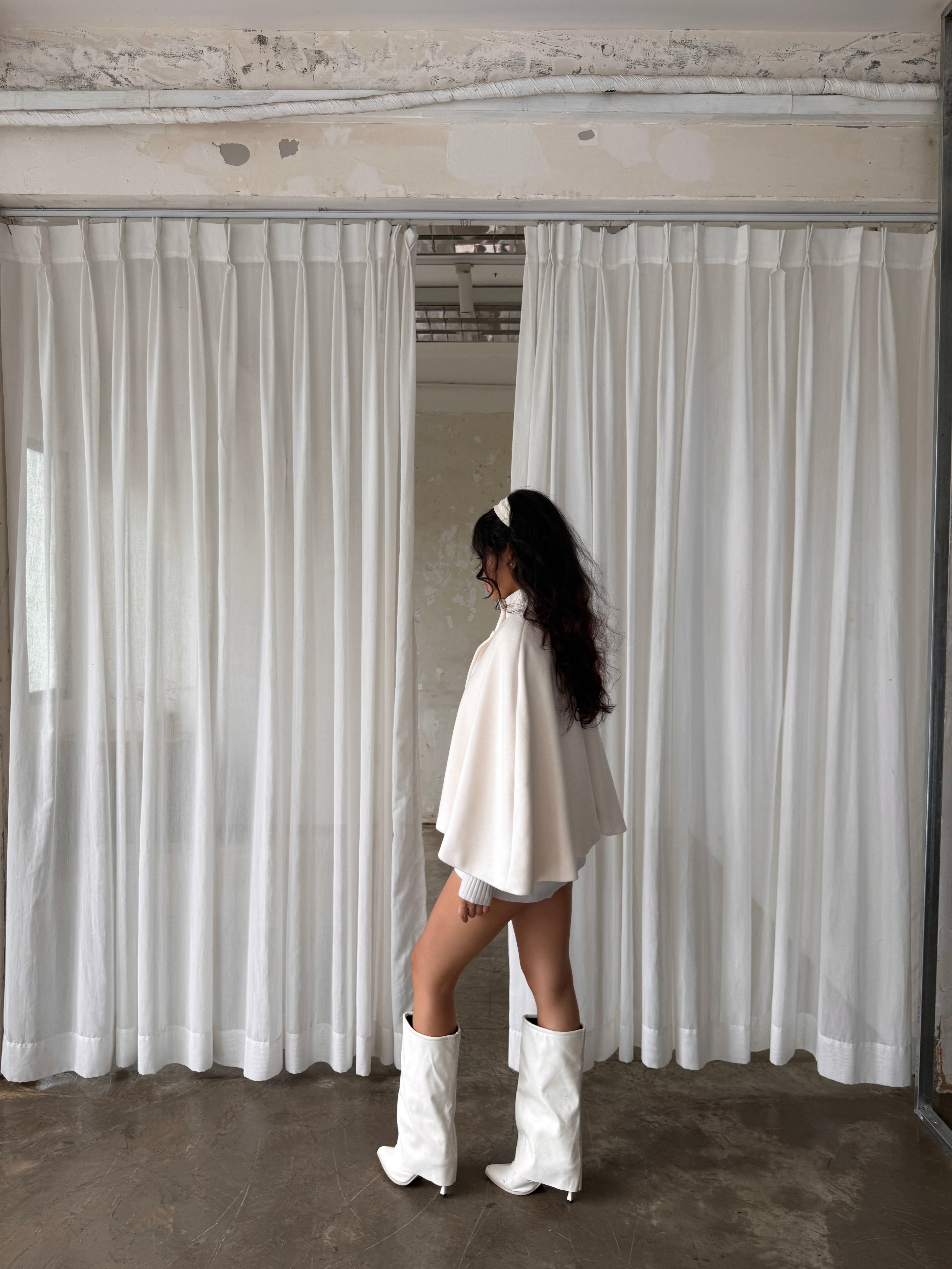 04 Snow Bunny Cape