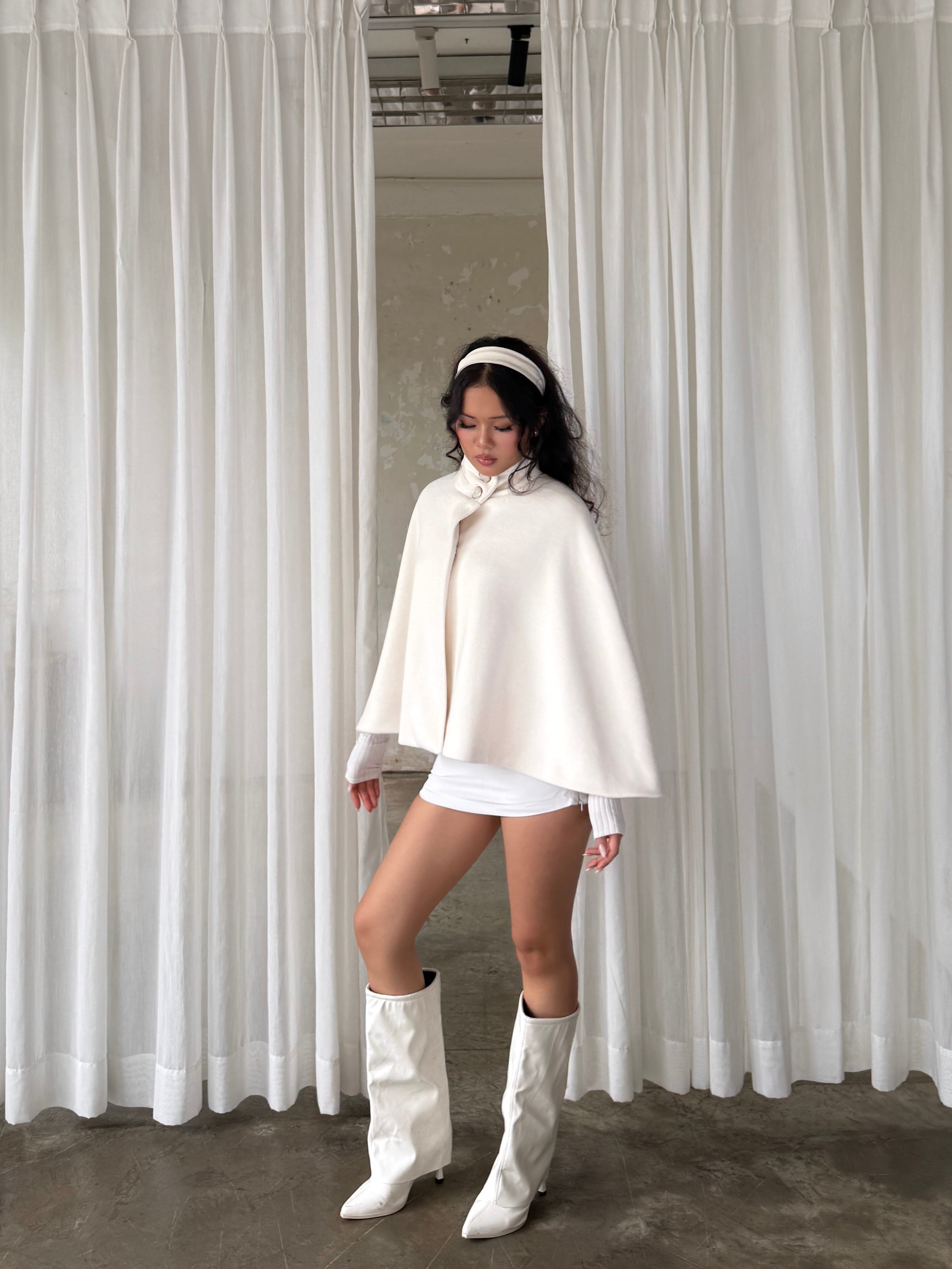 04 Snow Bunny Cape