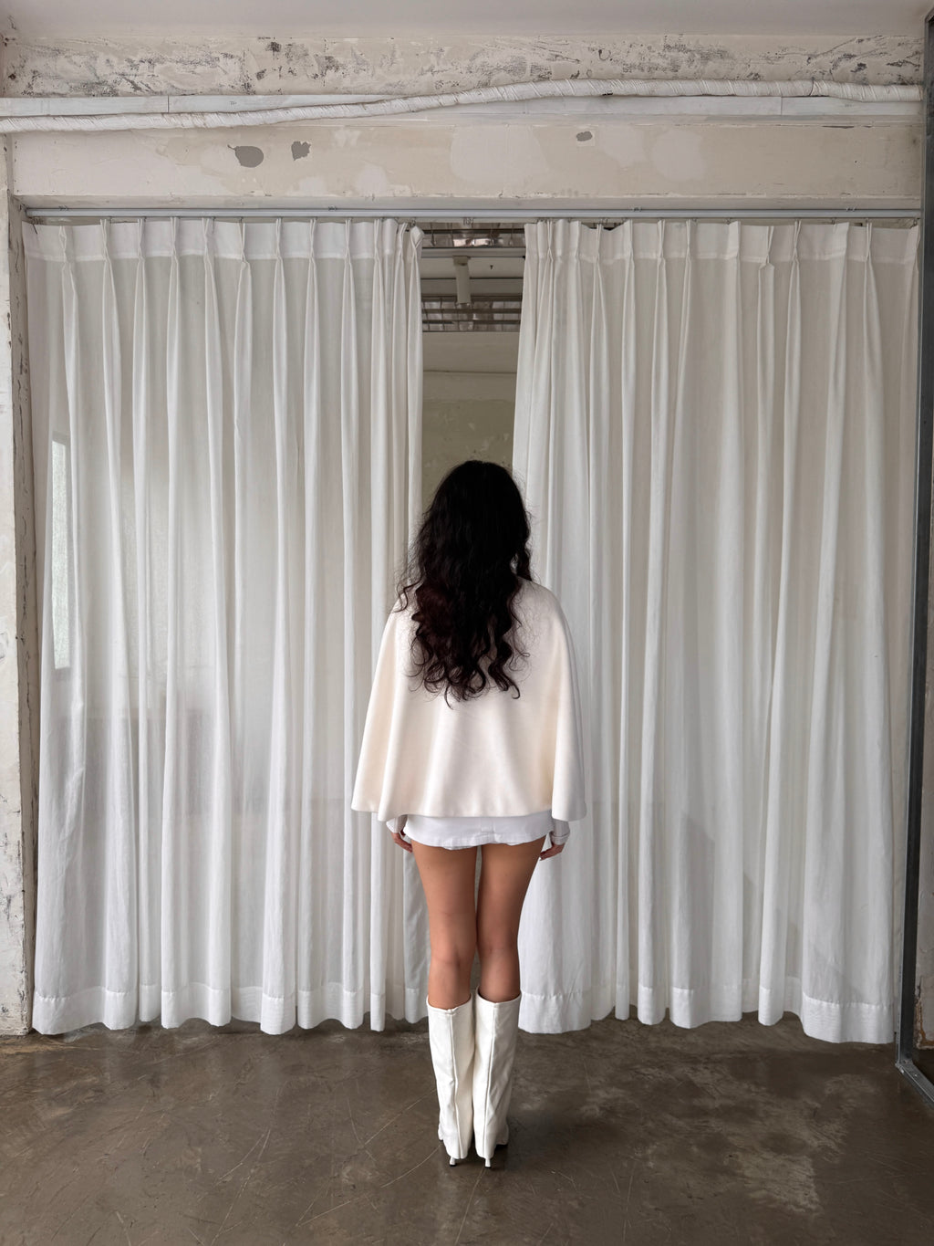 04 Snow Bunny Cape