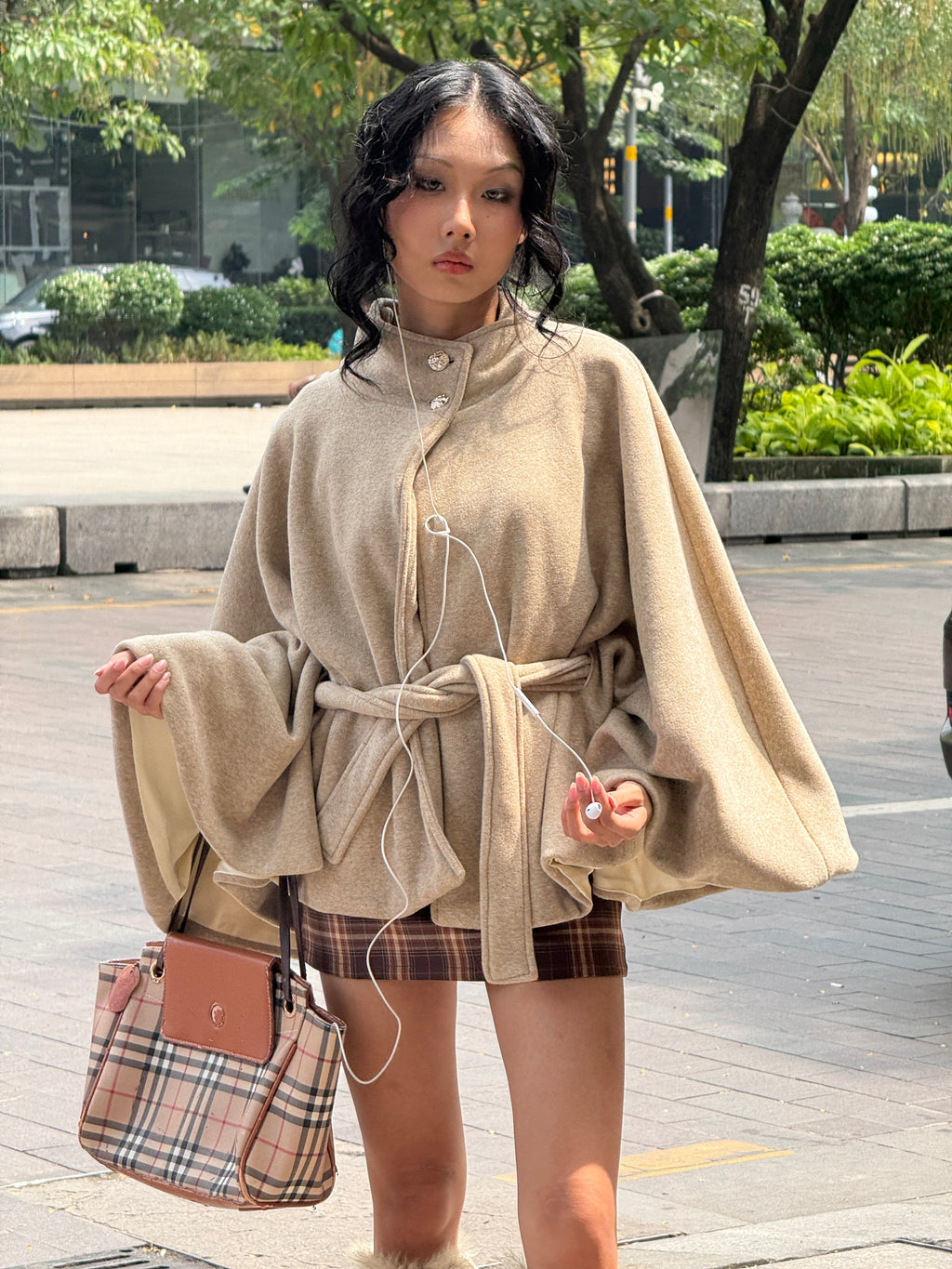 07 Beige Wide Arms Cape Jacket